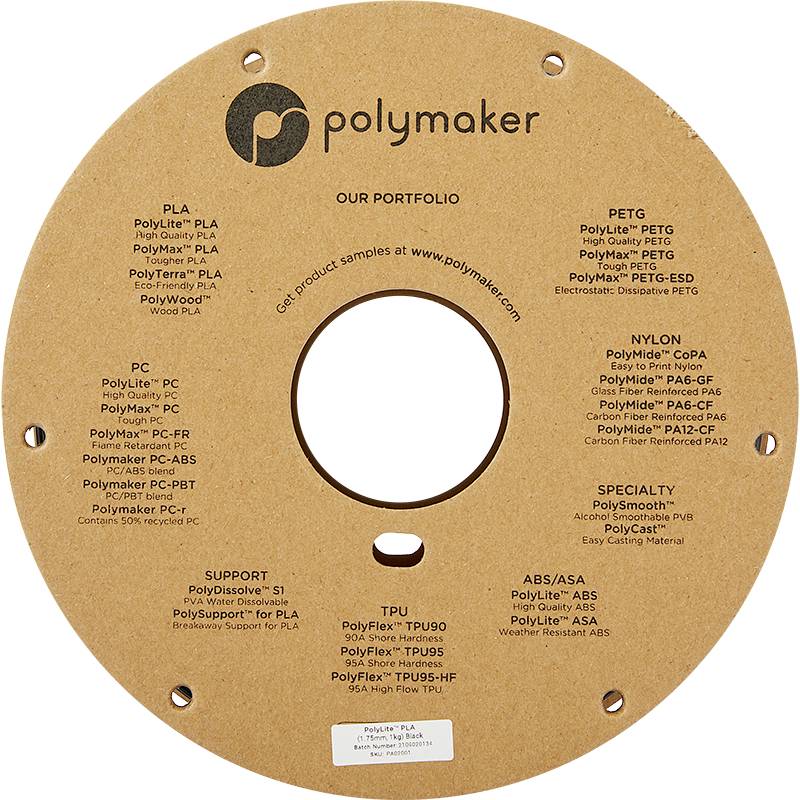 'Polymaker: Ons assortiment' staat bovenaan een rond kartonnen bord. Verschillende materialen zoals PLA, PETG, Nylon, TPU met hun merken zijn vermeld.