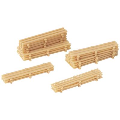 Stapel hout van kleine, ronde houten stokjes, vergelijkbaar met een Mikado-spel, in verschillende configuraties op een witte achtergrond.
