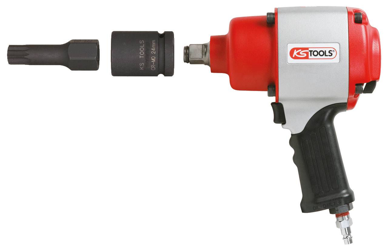 Een rood-zwart-zilveren pneumatische slagmoersleutel met gemonteerde dopsleutel, links daarnaast een afzonderlijke dopsleutel.