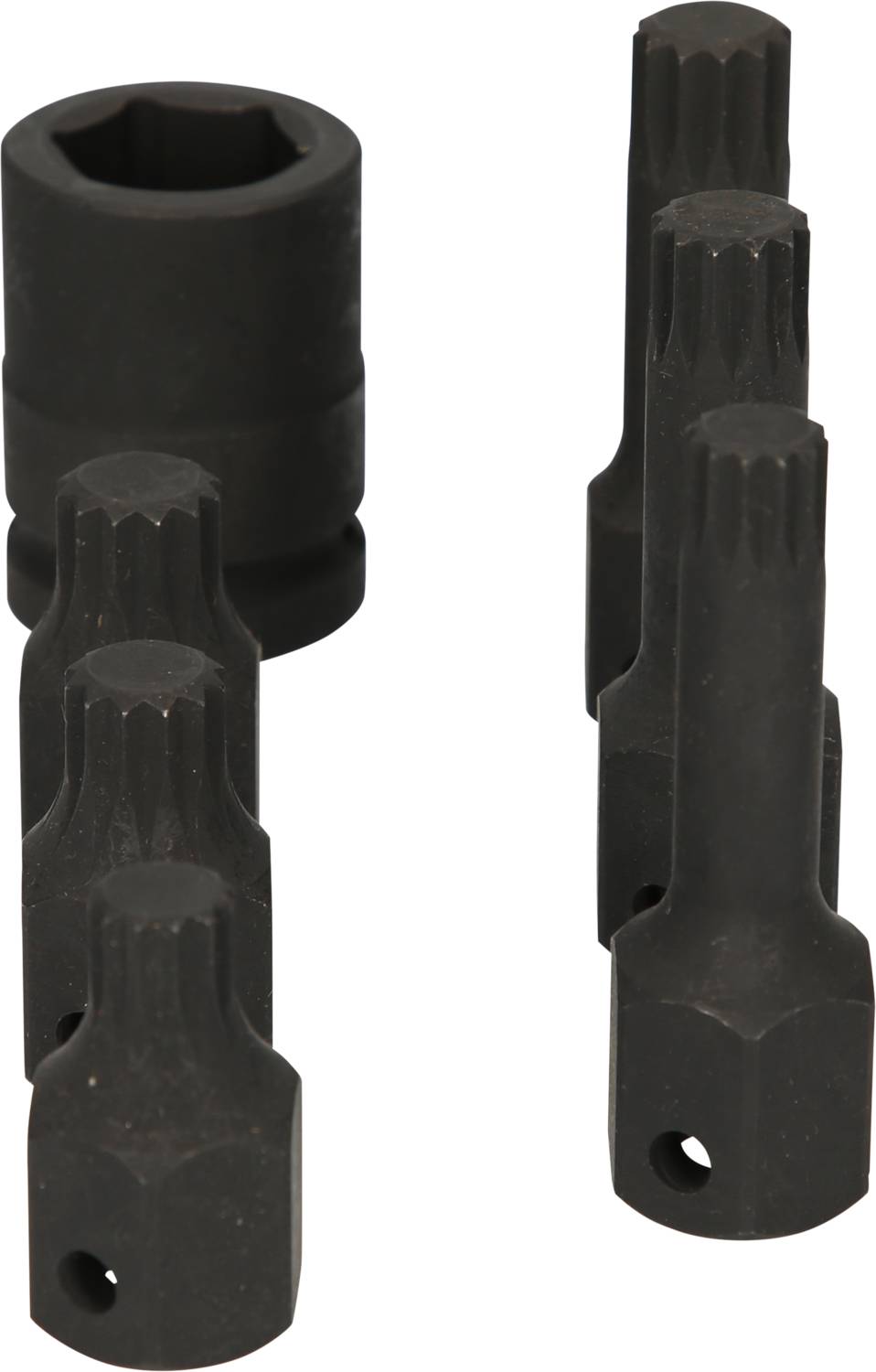 Verschillende metalen stekkers in verschillende vormen en formaten, rechtop staand op een witte achtergrond.