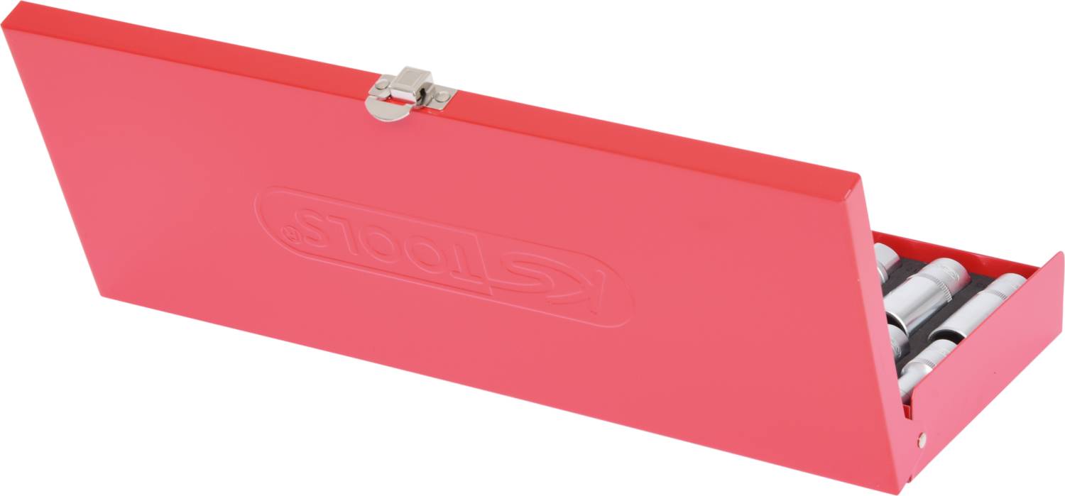 Rood gekleurde opbergdoos met deksel, gedeeltelijk geopend, toont witte pennen aan de binnenkant.