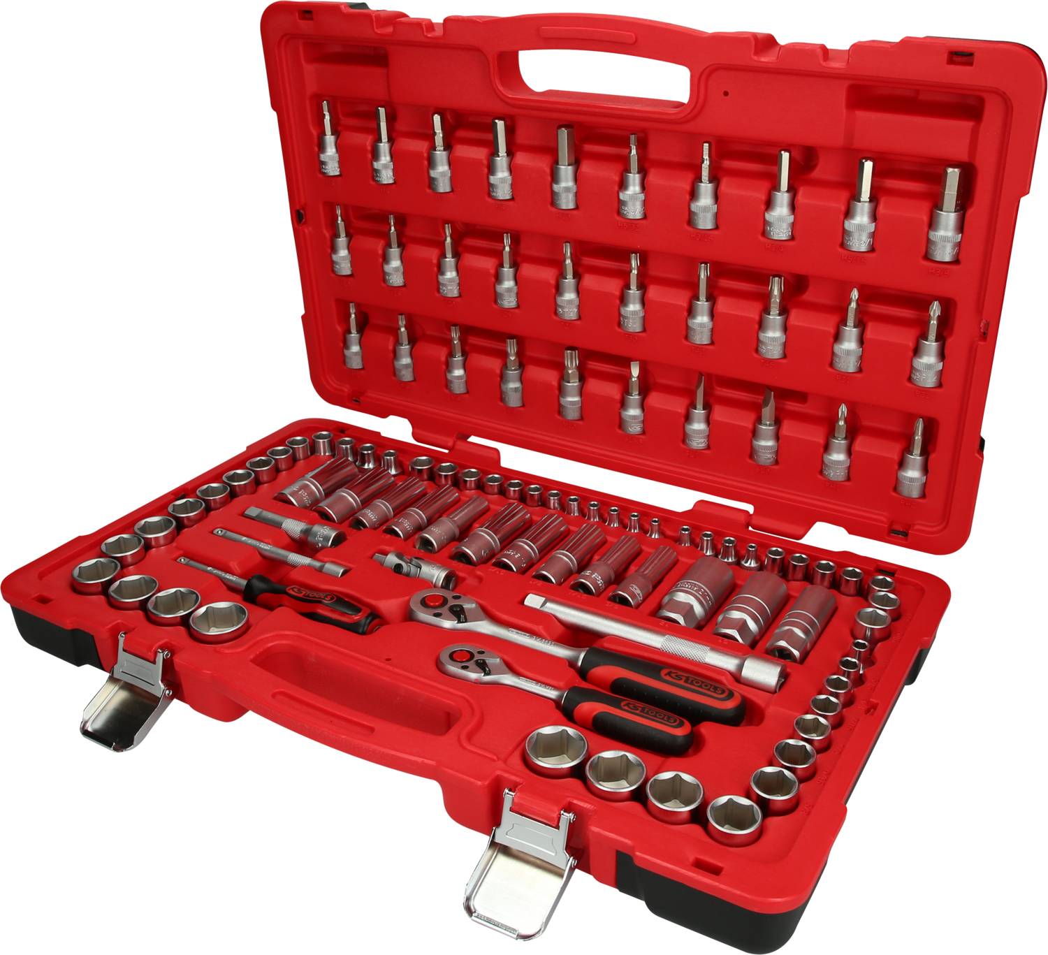 Een geopende, rode gereedschapskoffer-set met verschillende steeksleutels, dopsleutels en ratelsleutels, geschikt voor mechanische werkzaamheden.