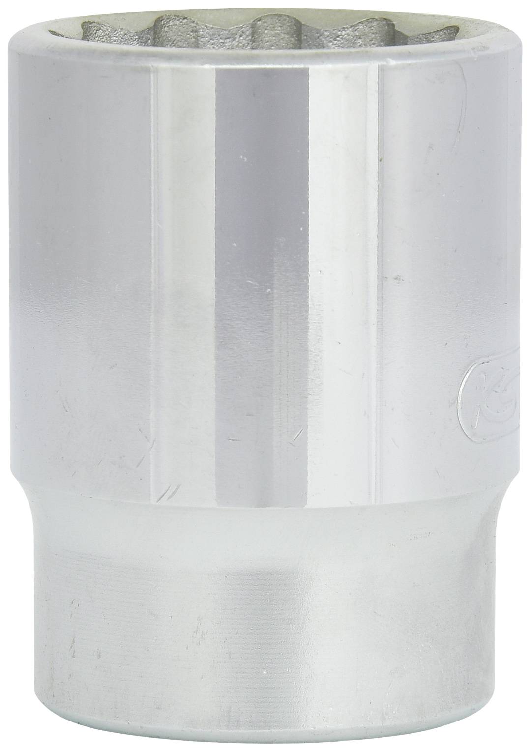 Metalen dopsleutelopzetstuk met cilindrische vorm, geschikt voor gebruik met ratelgereedschappen. Ideaal voor autoreparaties of doe-het-zelfprojecten.