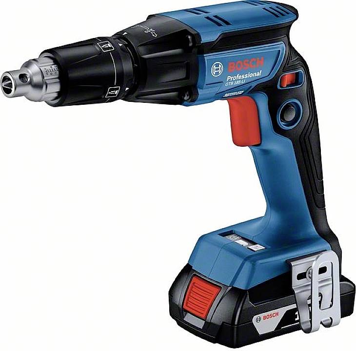 Accuboormachine van Bosch met blauwe behuizing, zwarte handgreep en rode accu. Hoofdzakelijk geschikt voor professionele bouwwerkzaamheden.