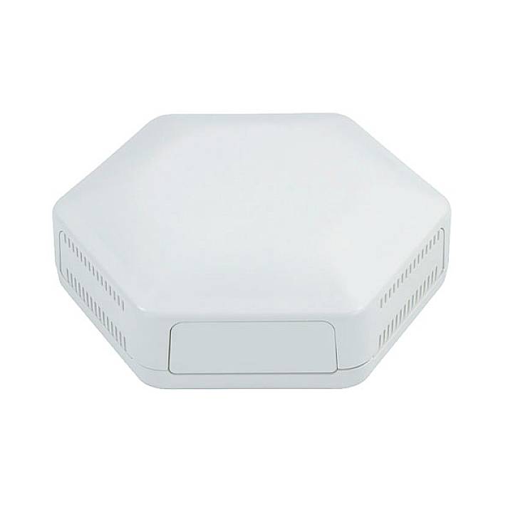 Een zeshoekig, wit apparaat, mogelijk een technisch toestel zoals een router of access point, op een witte achtergrond.