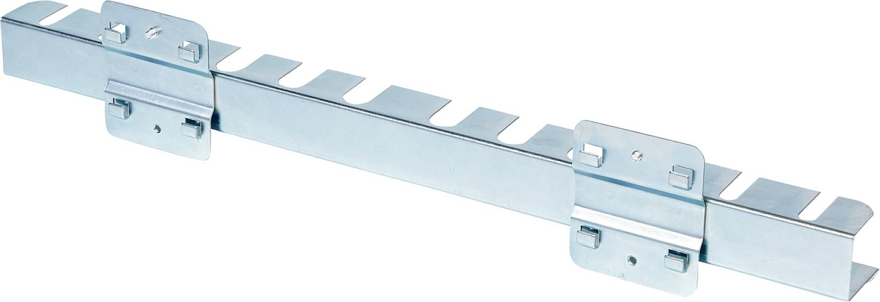 Metalen rail met meerdere bevestigingspunten en uitsparingen, mogelijk bedoeld voor het bevestigen of organiseren van kabels of buizen.
