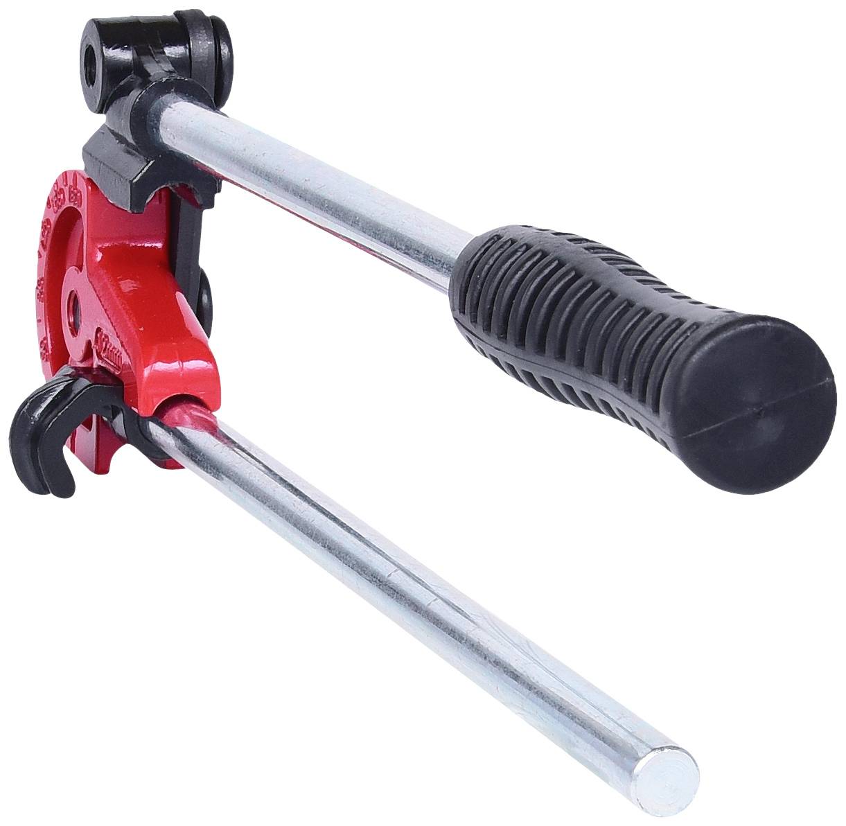 Handpijpsnijder close-up, met rode en zwarte componenten. Gebruikt voor het precies snijden van buizen.