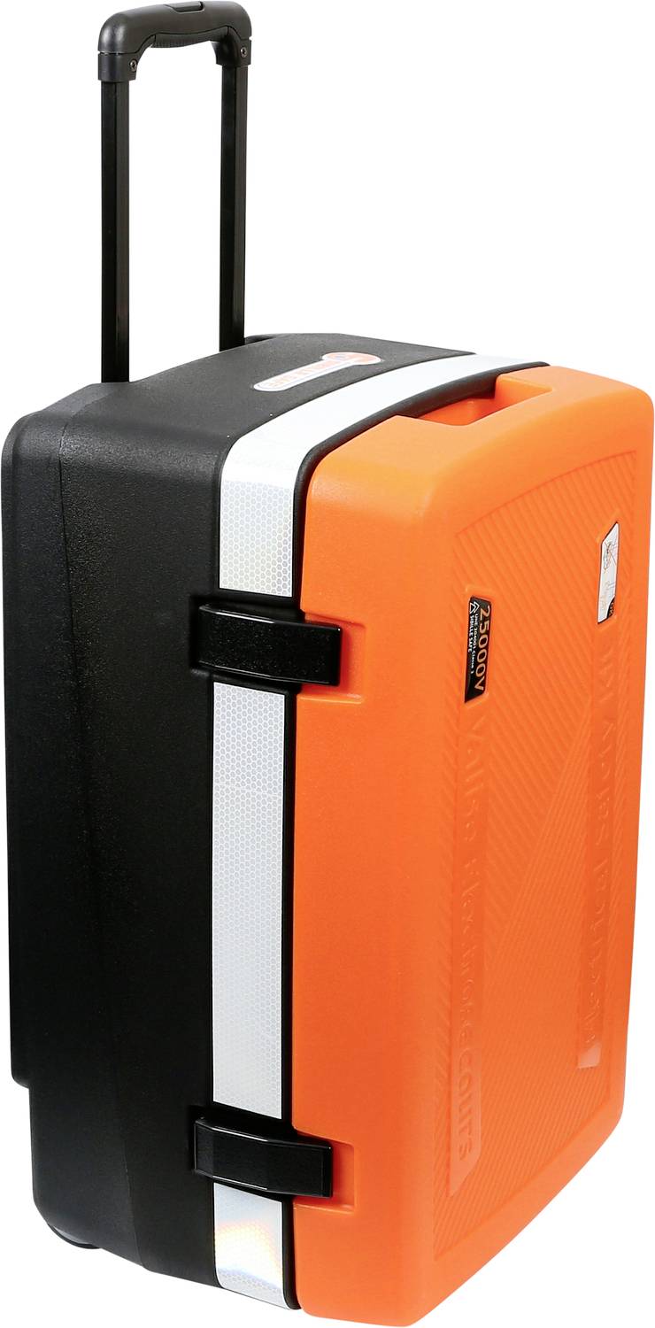 Een zwart-oranje hardshell koffer met handgreep en wielen, geschikt voor het veilig vervoeren van gereedschappen of uitrusting.