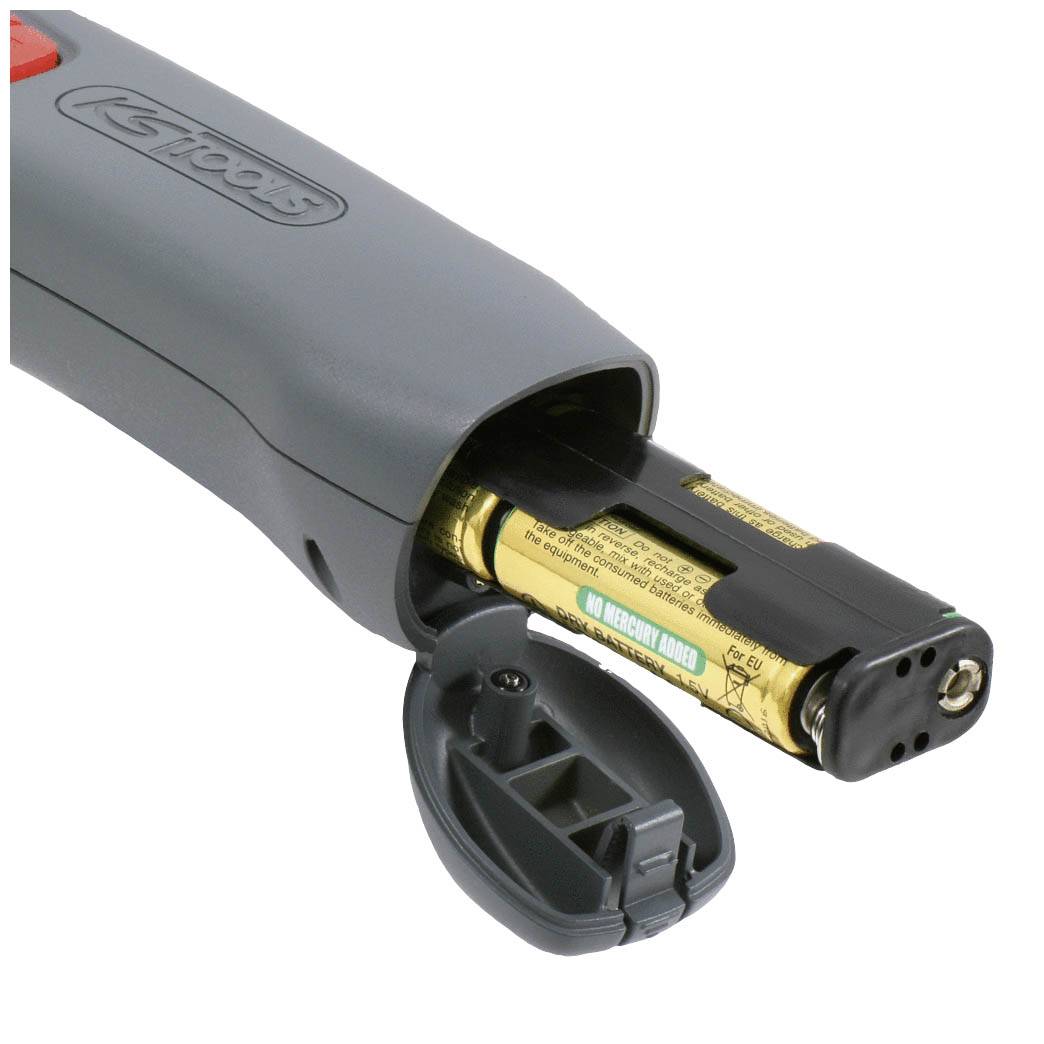 Een grijze, open, batterijgevoede nietmachine met zichtbare gele batterij, klaar voor gebruik.