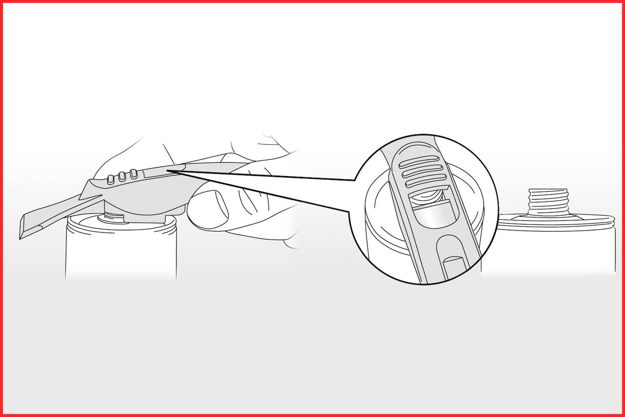 Een hand opent een fles met een schaar. Close-up in cirkelvorm toont een mes boven de flessenhals dat het zegel doorsnijdt.