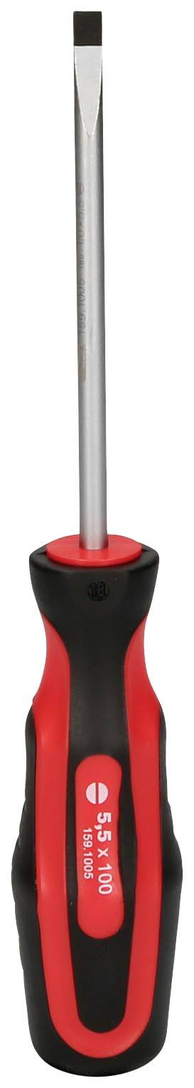 Een rood-zwarte schroevendraaier met een platte sleuf. De handgreep is ergonomisch gevormd voor een betere grip.