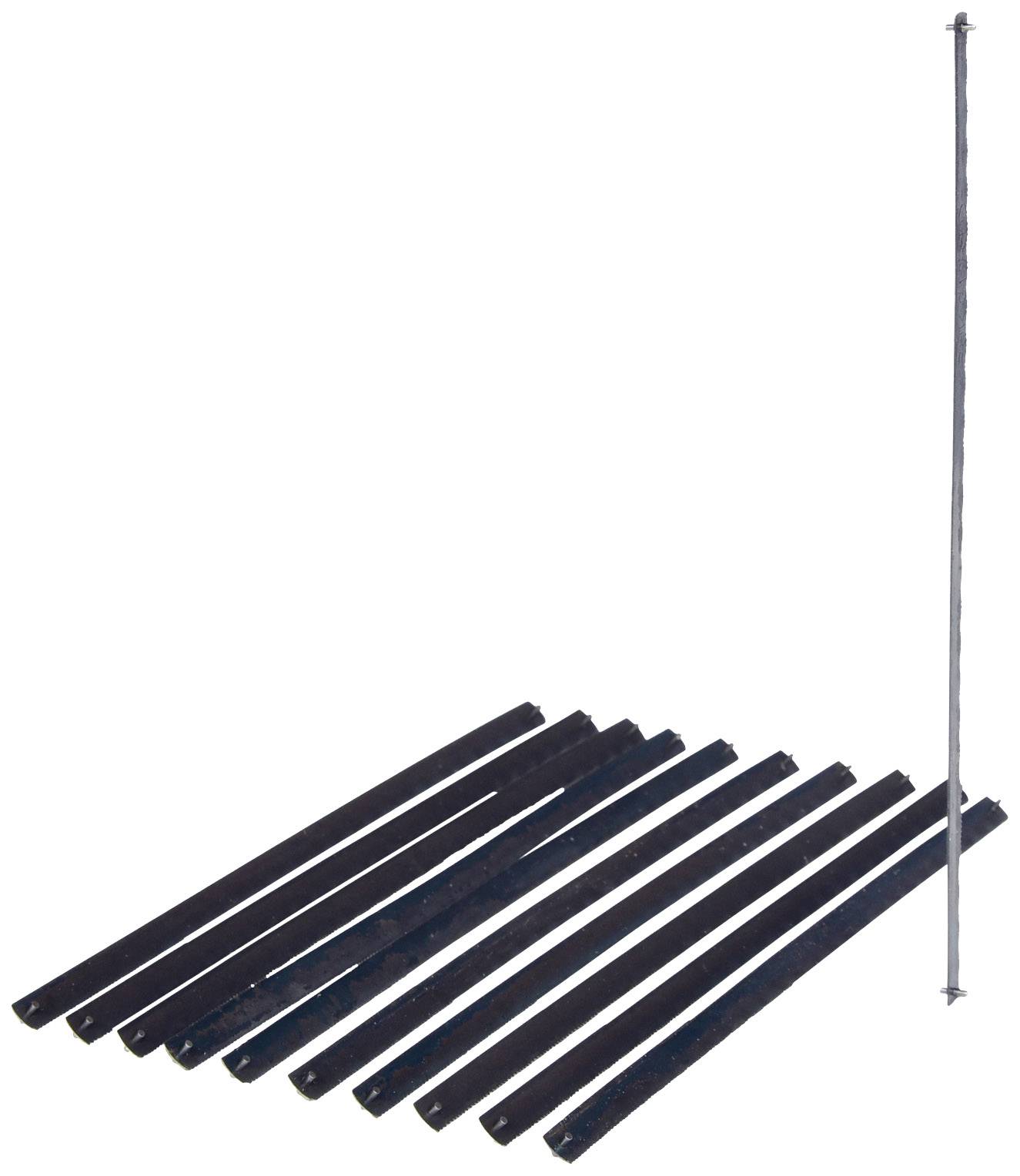 Tien zwarte metalen staven liggen naast elkaar. Links daarnaast staat verticaal een lange stang.