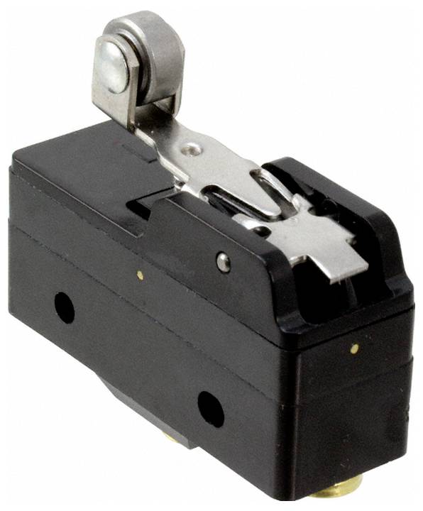 Een zwarte microschakelaar met een rolhefboom, voorzien van twee zichtbare bevestigingsgaten.