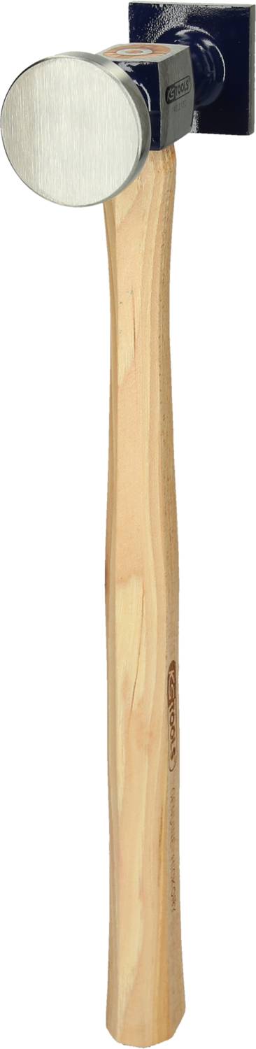 Een hamer met een houten greep en een metalen kop, verticaal uitelijnd. De kop weerkaatst licht, de steel is lichtbruin.