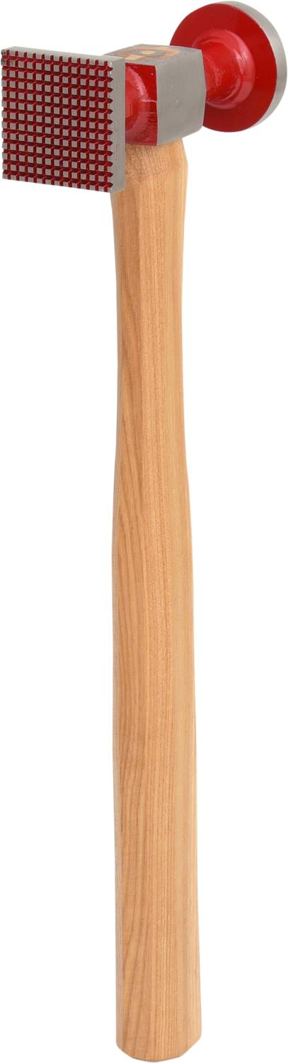 Een vleesklopper met houten handvat en rode metalen kop, waarvan de ene kant plat is en de andere kant kleine, vierkante noppen heeft voor het malser maken van vlees.