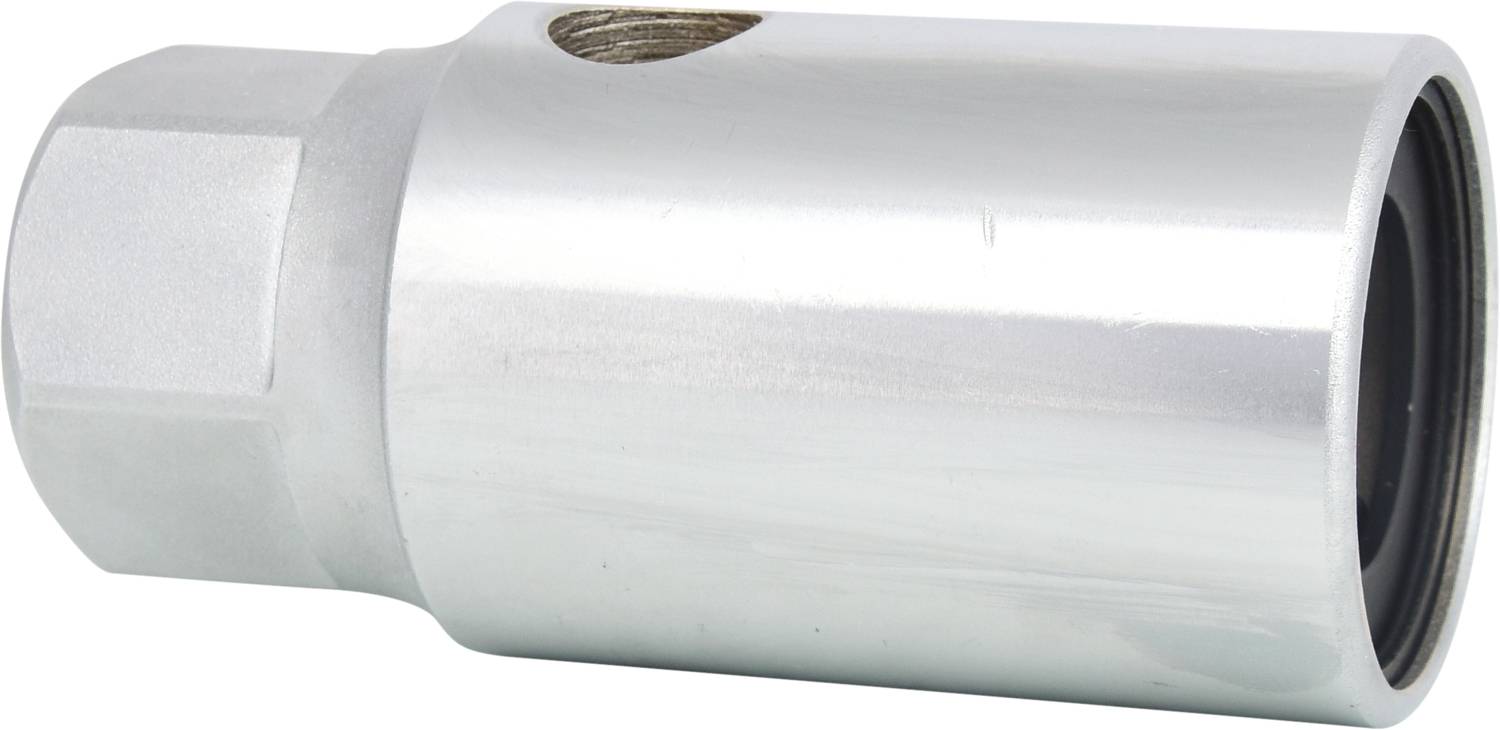 Metalen adapter met een zeskantmoer aan de ene kant en een gladde cilindrische oppervlakte aan de andere kant.