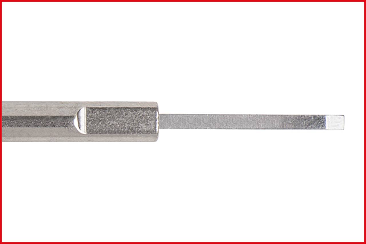 Metalen vijl met rechthoekige doorsnede en geribde oppervlakte.