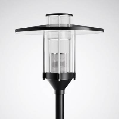 Zwarte straatlantaarn met heldere glazen panelen en een brede, platte kap, in modern design, tegen een neutrale achtergrond.