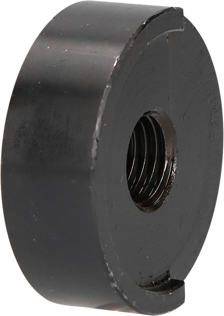 Een zwarte metalen schijf met een centraal binnengewinde, mogelijk een machinedeel of bevestigingselement.