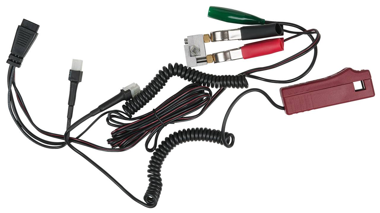 Kabel met verschillende aansluitingen, waaronder rode en zwarte klemmen en een spiraalvormige kabel, vermoedelijk voor voertuigelektronica.