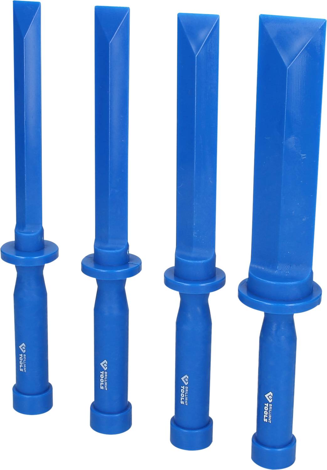 Vier blauwe kunststof zwaarden van verschillende grootten staan rechtop naast elkaar. Ze hebben hoekige messen en ronde handgrepen.