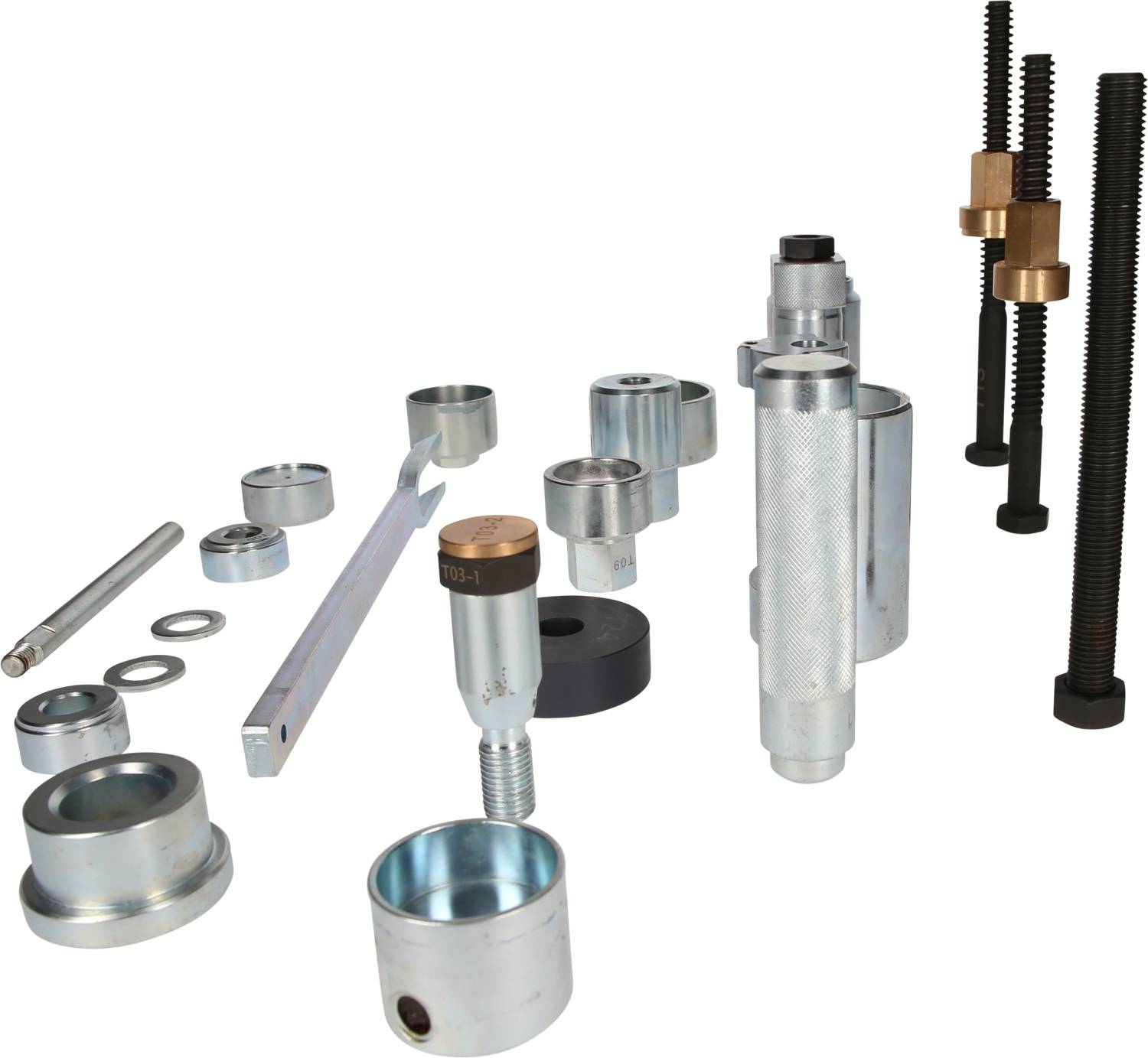 Een verzameling metalen gereedschappen en onderdelen, waaronder schroeven, moeren en adapters, gelijkmatig gerangschikt op een witte achtergrond.
