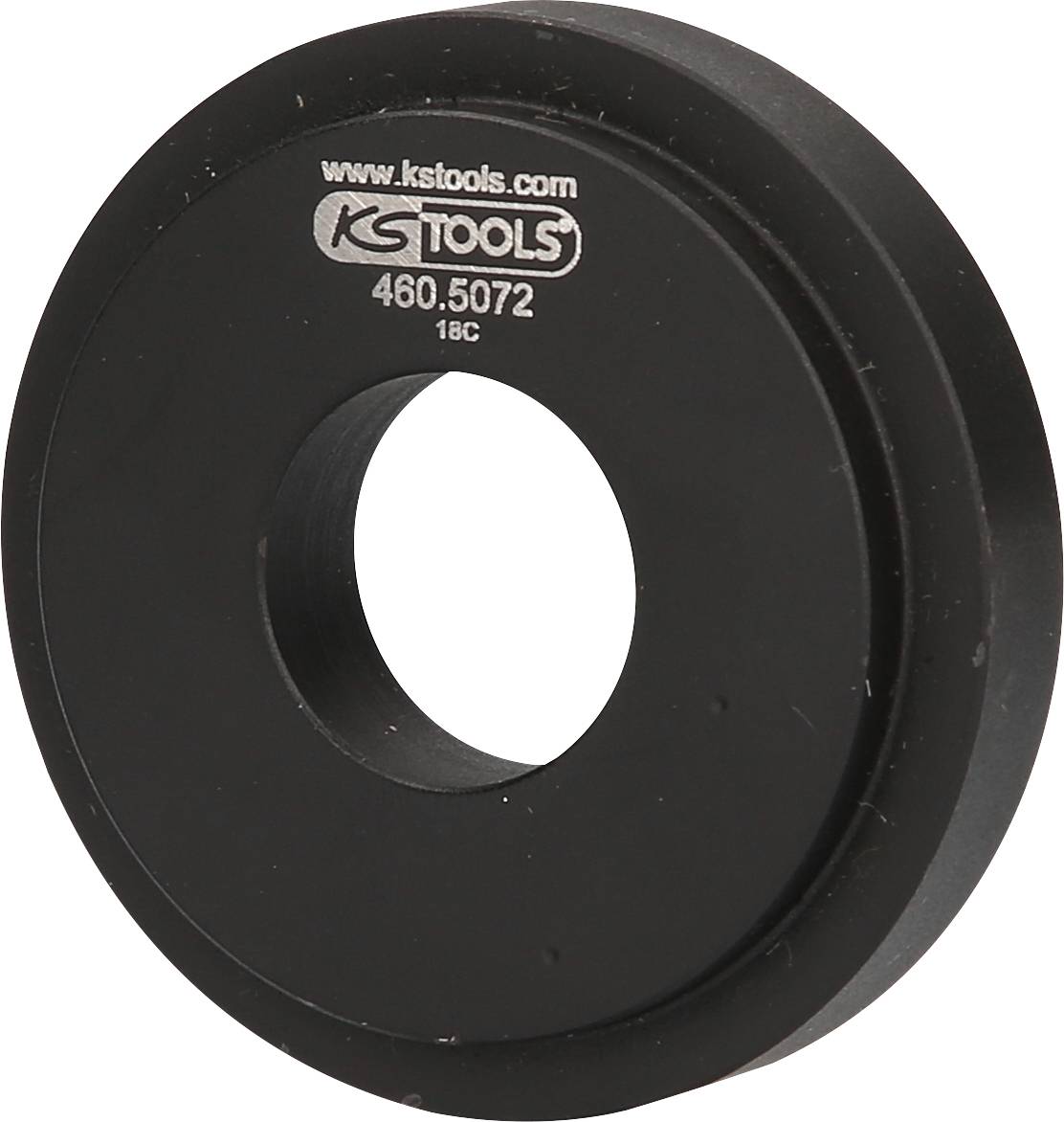 Een ronde, zwarte schijf met een gat in het midden. Bovenaan staat 'www.kstools.com' en daaronder '460.5072 18C'.