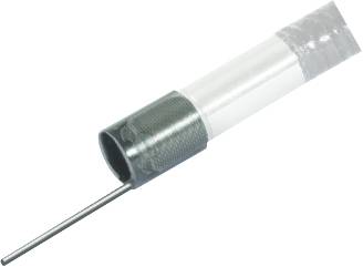 Een transparante pen met zilveren punt en een lichte grijze grip, liggend op een witte achtergrond.