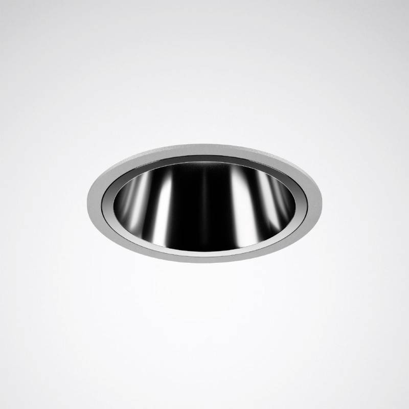 Een moderne, ronde inbouwspot met zilveren rand en een zwarte binnenreflector, gemonteerd in een witte plafond.