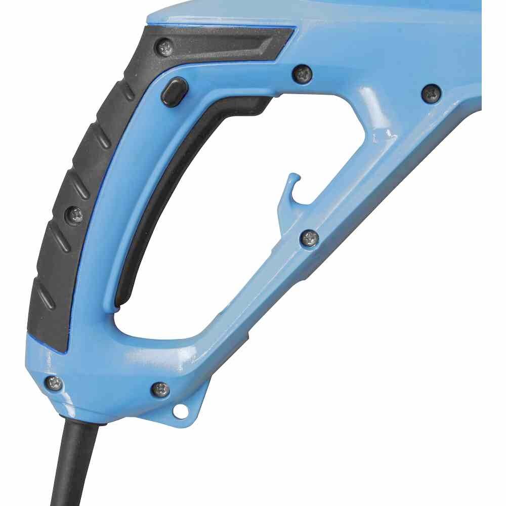 Close-up van een blauwe hogedrukreiniger-handgreep met een zwarte greep en trekker. De handgreep is ergonomisch gevormd voor comfortabel gebruik.