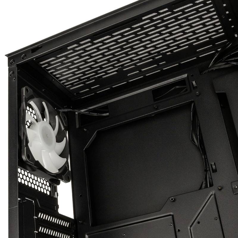 Zwart computerbehuizing, zijaanzicht met open zijkant. Zichtbaar zijn een ventilator, rasterpatroon en ruimte voor componenten.