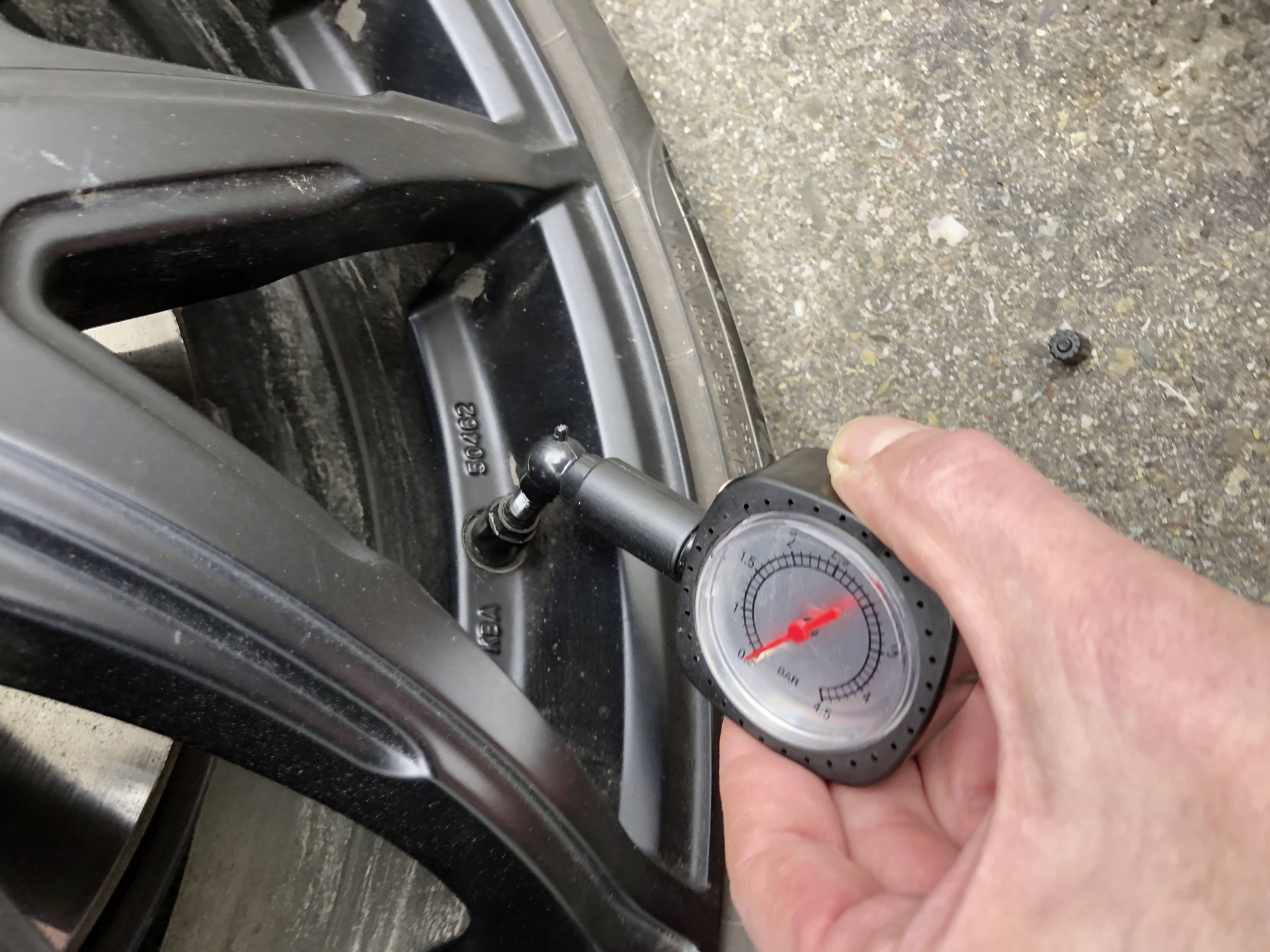 IWH 075561 Bandendrukmeter Analoog Meetbereik luchtdruk 4.5 bar (max.)