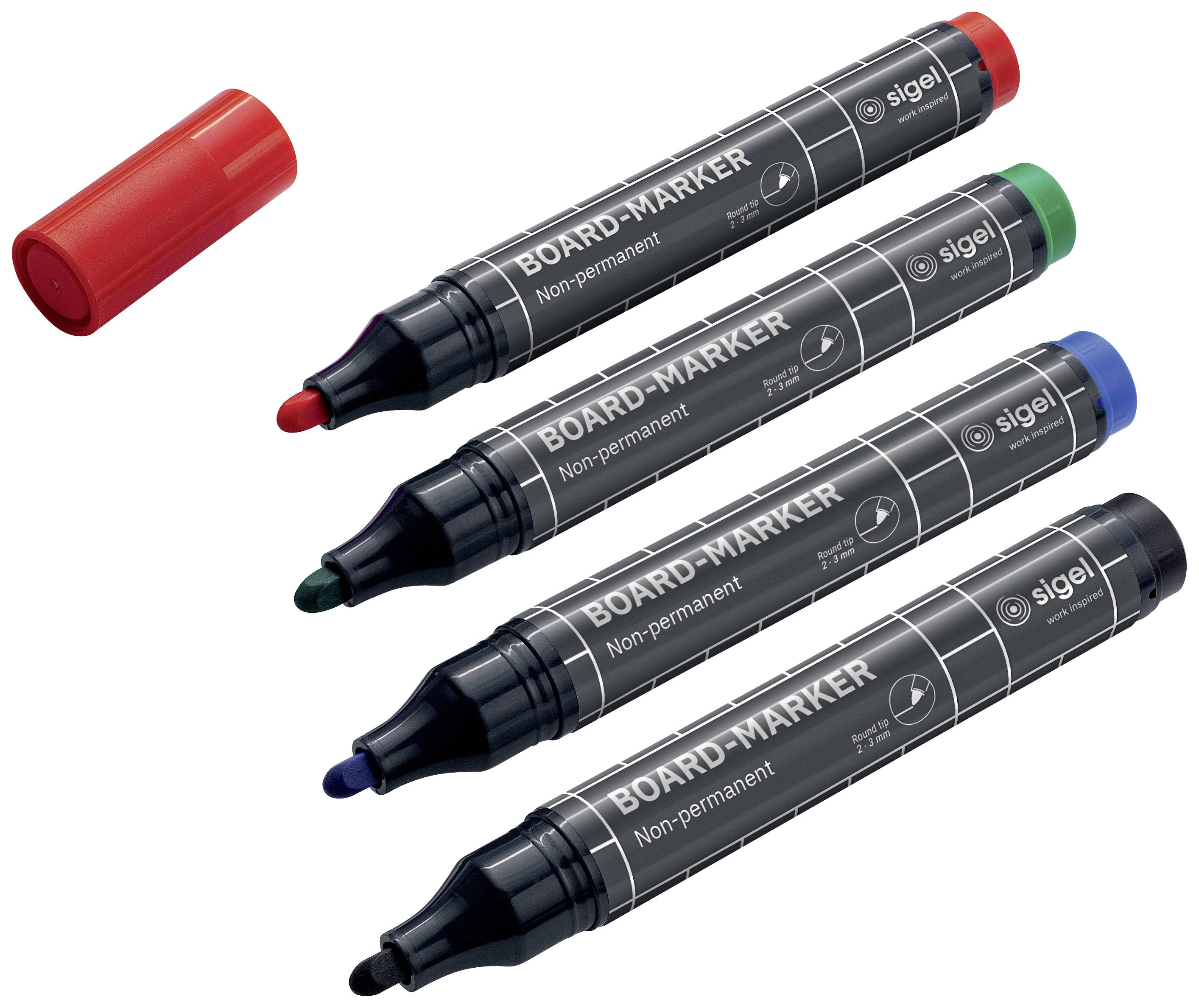 Vier niet-permanente whiteboard-stiften in zwart, blauw, groen en rood met verwijderde doppen, naast elkaar liggend.