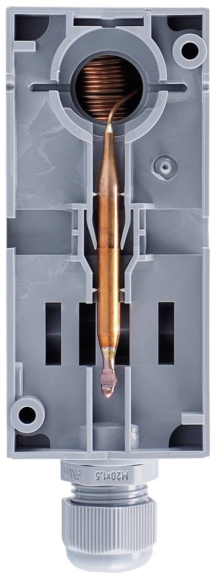 De afbeelding toont een elektrisch onderdeel, waarschijnlijk een deel van een schakeling of sensor, met een centrale koperdraad in een grijs behuizing.