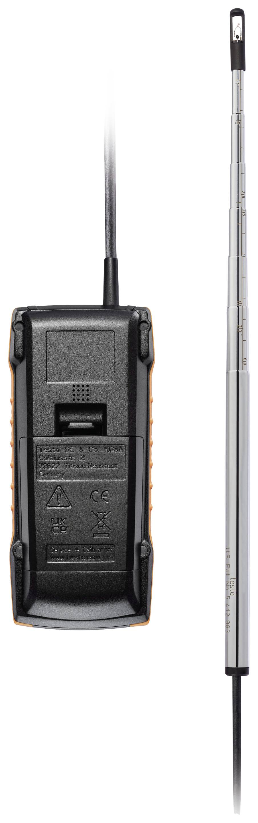 Een anemometer met digitaal display en uittrekbare meetstang voor het meten van luchtsnelheid en -temperatuur.