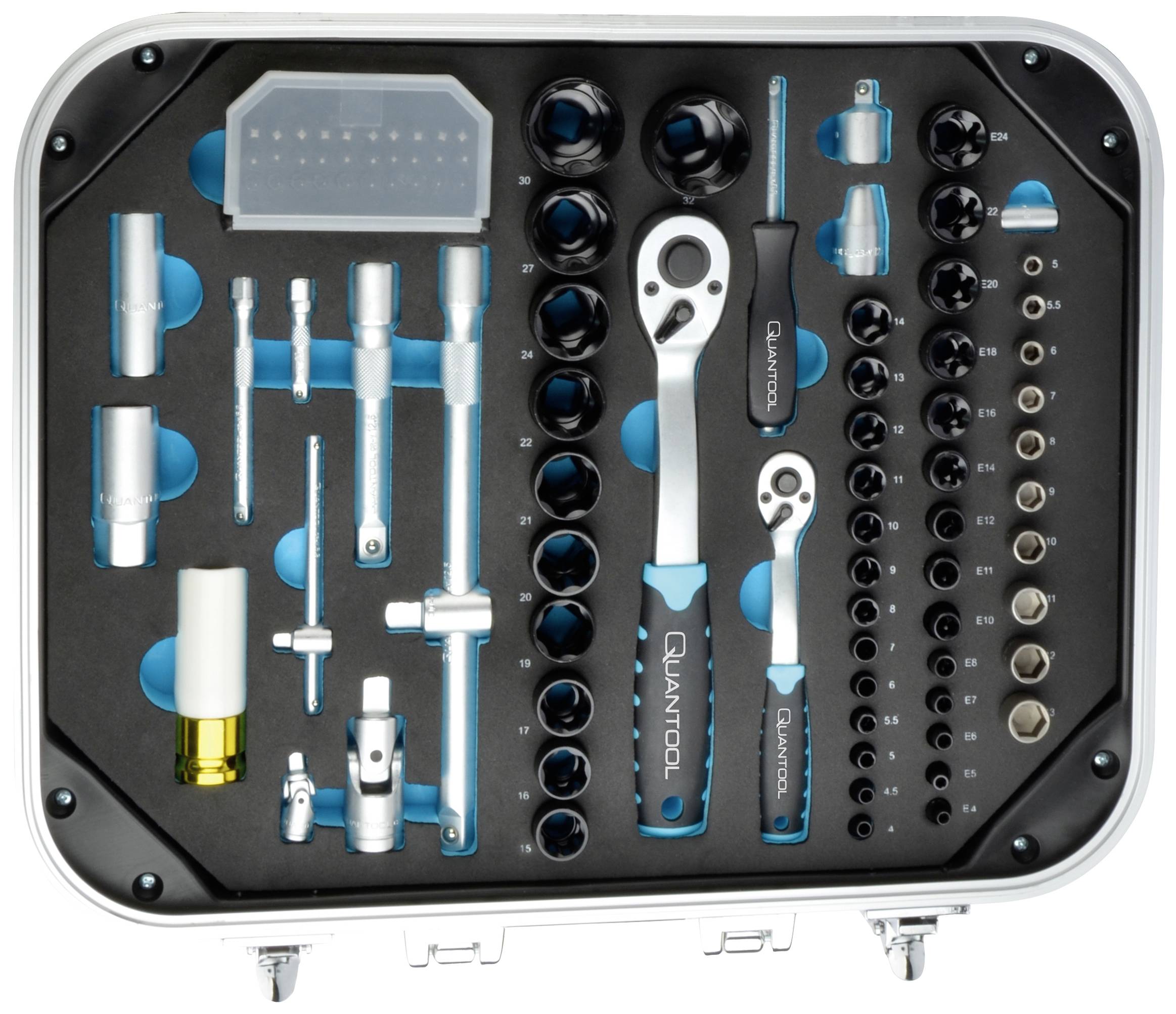 Een gereedschapskoffer met diverse dopsleutels en ratelsleutels. Gereedschappen zijn netjes in schuimstof gelegd.