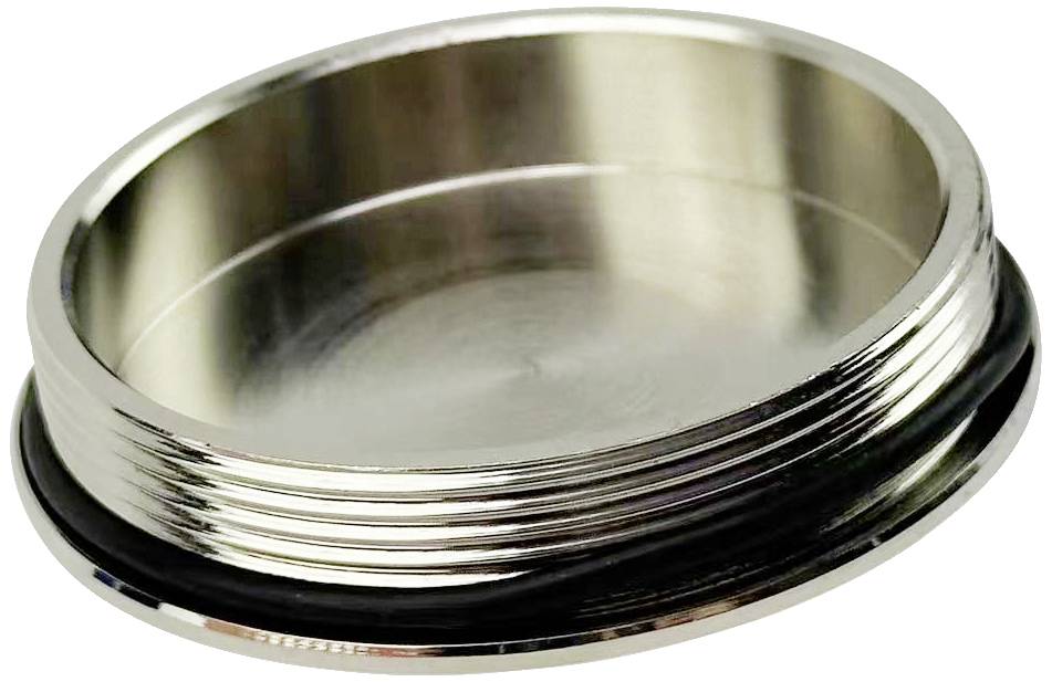 Metalen deksel met schroefdraad en zwarte afdichtingsring, waarschijnlijk gebruikt voor het afdichten van containers of buizen.