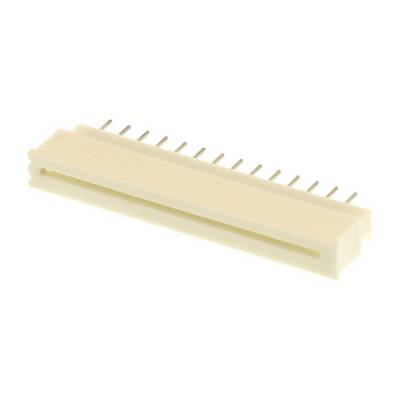 Een witte elektronische stekker met meerdere metalen pinnen die uitsteken uit een rechthoekige kunststof behuizing, afgebeeld in de nabijheid.