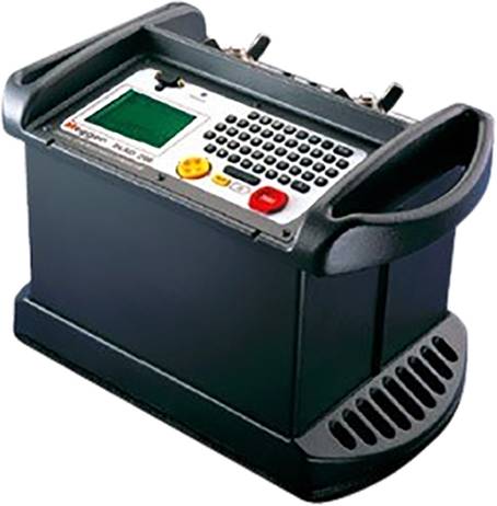 Een draagbaar elektronisch testapparaat met een scherm, toetsenbord en bedieningsknoppen. Wordt gebruikt bij technische inspecties.