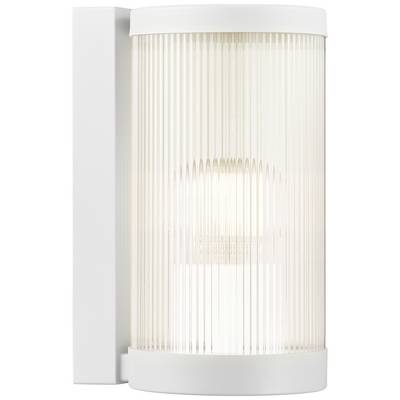 Witte, cilindrische wandlamp met een geribberde lampenkap. Hij verspreidt warm licht en heeft een modern, strak design.