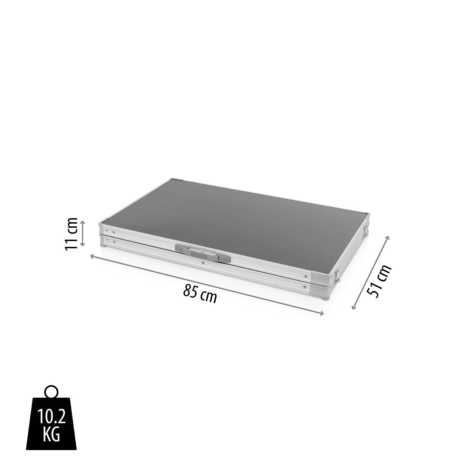 Opengeklapte grijze metalen koffer met handvat, afgebeeld met de afmetingen 85 cm x 57 cm x 11 cm. Gewicht: 10,2 kg.