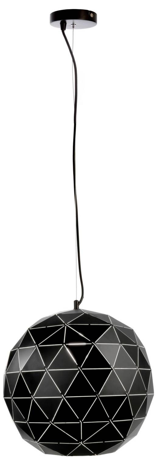 Zwarte geometrische hanglamp met een gefacetteerde bolvormige kap, opgehangen aan een snoer aan een plafondbevestiging.
