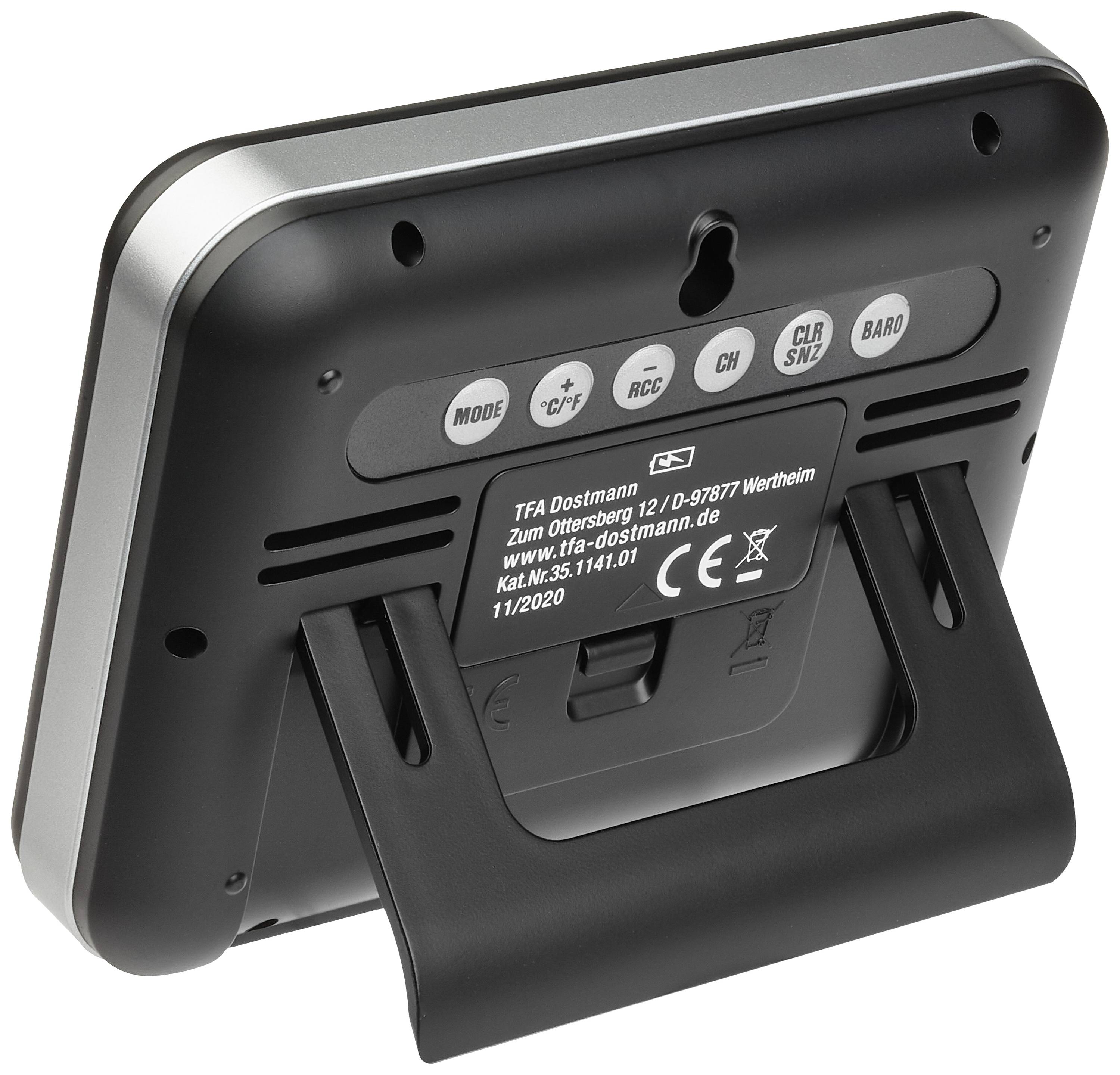 De achterkant van een digitaal display met opvouwbare standaard. Toont bedieningselementen voor draadloze verbinding en besturing. Fabrikantinformatie aanwezig.