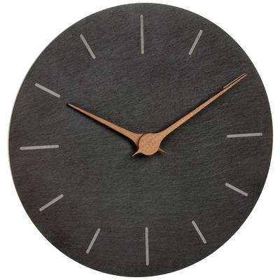 Een eenvoudige wandklok met een donker wijzerplaat en koperkleurige wijzers zonder cijfers.