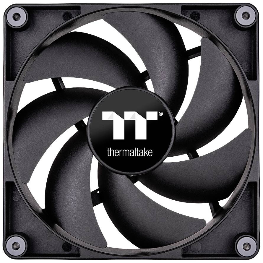 Een zwarte computerventilator met het 'Thermaltake' logo in het midden. De ventilator heeft meerdere gebogen schoepen.