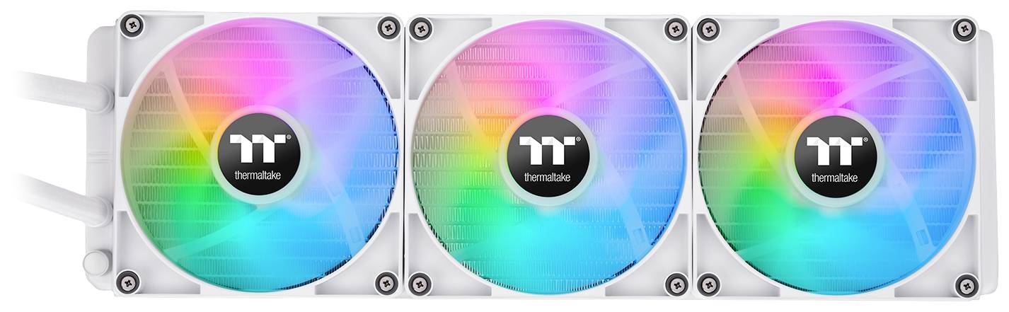 Drie computerventilators met RGB-verlichting tonen een spectrum van regenboogkleuren. De ventilatoren zijn gemonteerd in een wit frame.