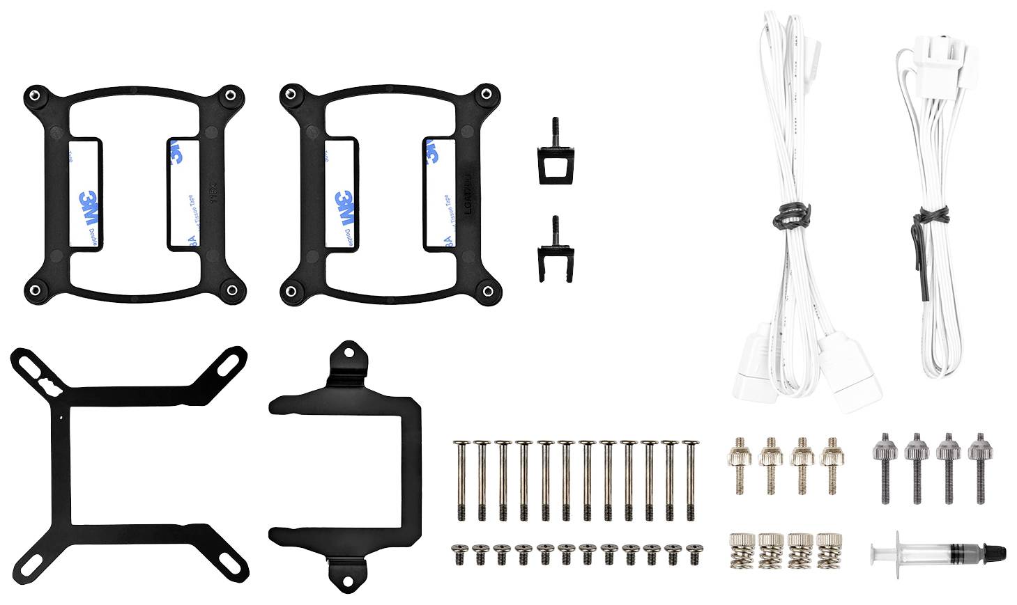 Een montageset voor computercomponenten met twee bevestigingsbeugels, kabels, schroeven en een spuit met thermische pasta op een witte achtergrond.