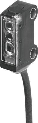 Een zwarte optische sensor met kabel en drie lenzen zichtbaar. Hij wordt gebruikt voor objectherkenning in de automatisering.