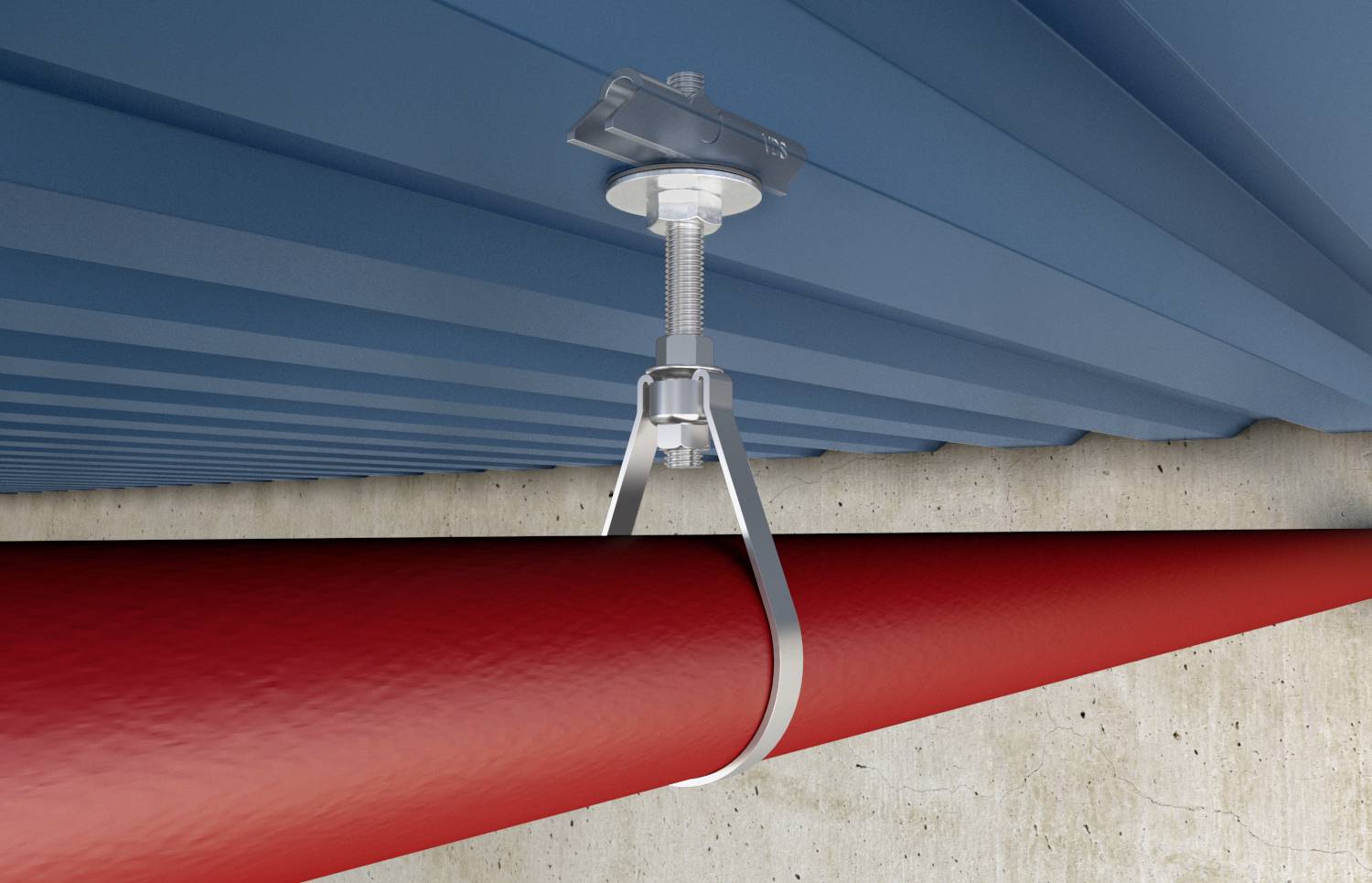 Metalen beugel houdt een rode buis vast aan een blauwe metalen plafond. De bevestiging is vastgeschroefd met een schroef.