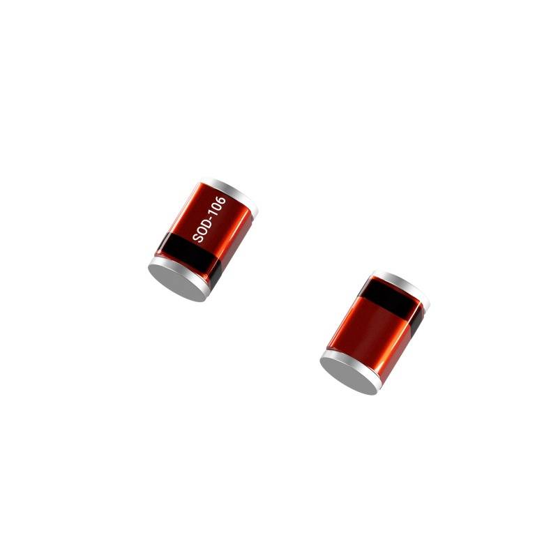 Twee kleine cilindrische elektronische componenten in rood en zwart liggen op een witte achtergrond.